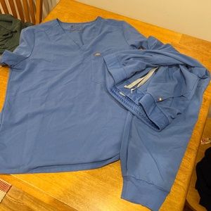 Bundle 5 pair Figs Scrubs size Large